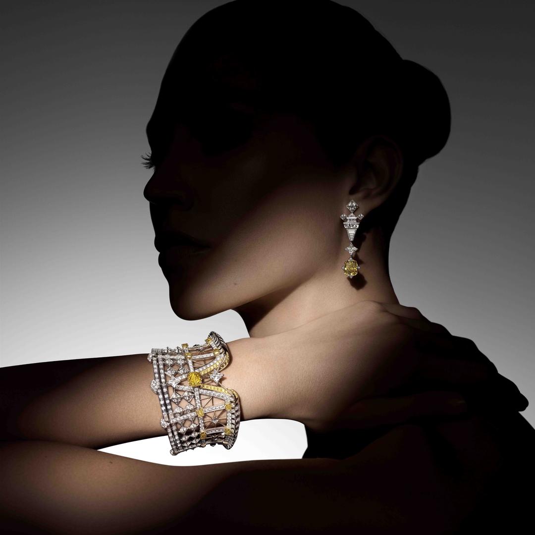 Discover the ELANORA jewellery collection